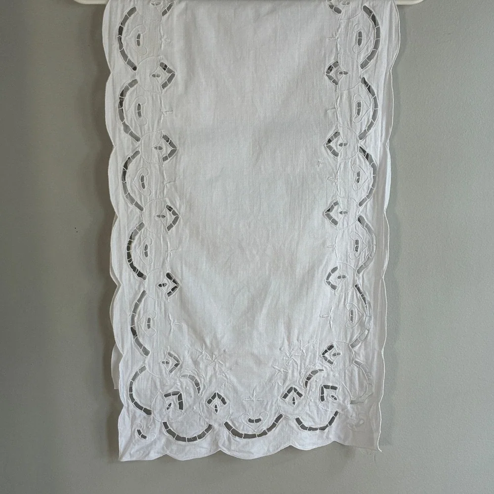 Vintage Table Runner 41